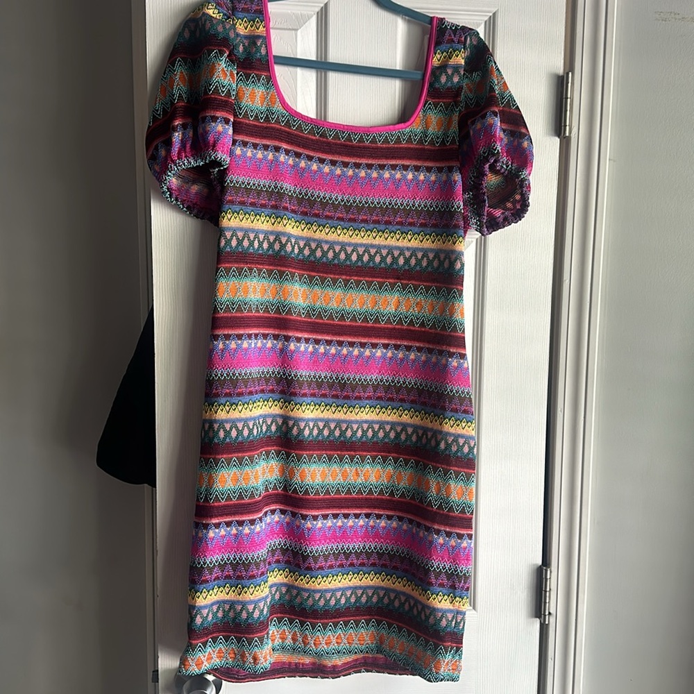 Pink 🌺 Dress. Aztec like pattern - Picture 2 of 2